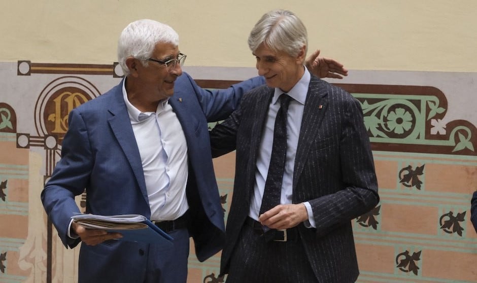 Comín deja sin cartera (literalmente) al nuevo conseller de Salut