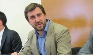 Comín no renuncia a su acta de diputado y presenta sus credenciales