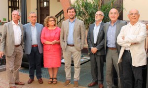 Comín se rodea de 6 exconsejeros para 'sacar pecho' de la sanidad catalana