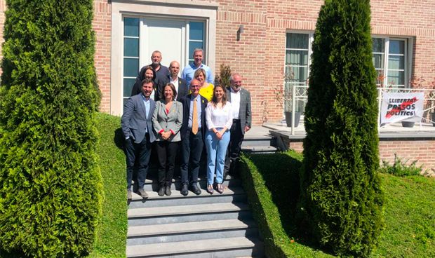 Comín, sin voto, 'exiliado' y cada vez más encerrado en el separatismo