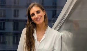 Elena Costa, dermatóloga, cuenta cómo compagino el MIR con la carrera de Psicología.