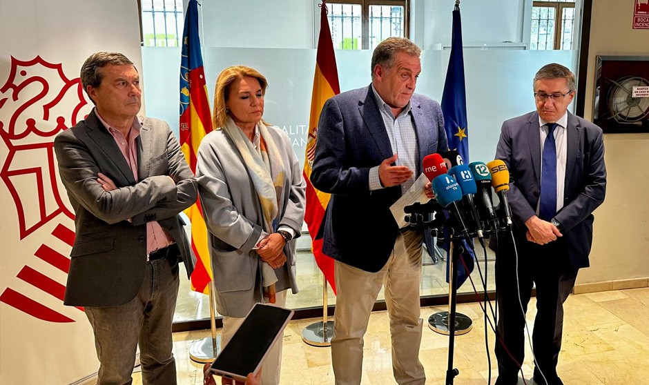  Marciano Gómez, Susana Camarero, Bartolomé Pérez, y José Antonio Rovira presentan las novedades en salud mental de la Comunidad Valenciana. 