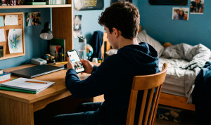 Condena pionera contra redes sociales por dañar la salud mental de menores