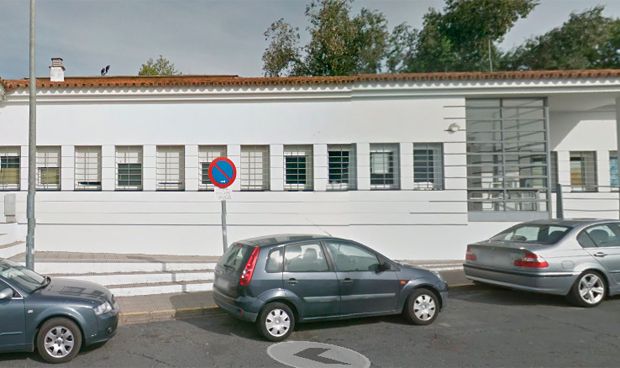 Condenado a un año de cárcel por coger a su médico del cuello