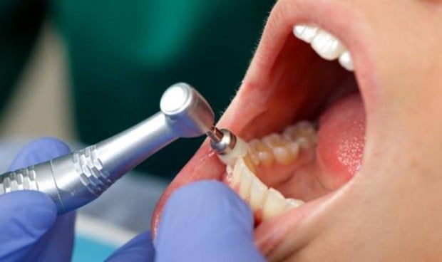 Condenan por intrusismo a un 'dentista' que ejercía sin titulación