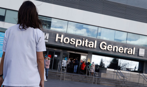 Acceso a un hospital del Servicio Madrileño de Salud.