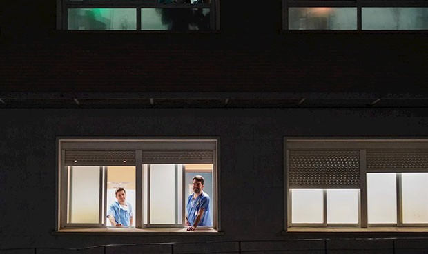 Coronavirus: a las 8 me aplauden y a las 9 me insultan desde el balcón