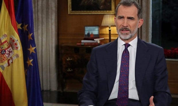 Coronavirus: Felipe VI ensalza el "ejemplo de sacrificio" de la sanidad