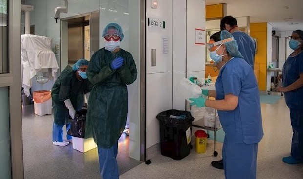 Coronavirus: Madrid y Cataluña son 'cara y cruz' de la presión en las UCI