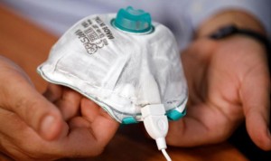 Coronavirus: mascarilla reutilizable con carga USB y autolimpieza de calor