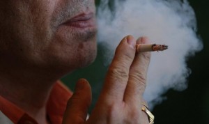 Covid-19: media España valora seguir el 'no' a fumar en la calle de Galicia