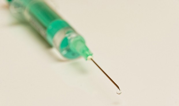 Vacunas del Covid-19 | Europa avisa: "puede haber escasez de jeringas"