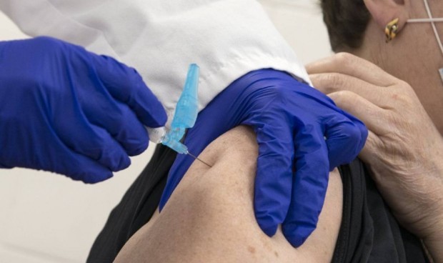 Covid: España pone más de 300.000 vacunas en las últimas 24 horas