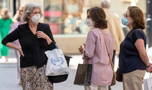 ¿Mascarilla para siempre?: sanitarios explican dónde la harían obligatoria