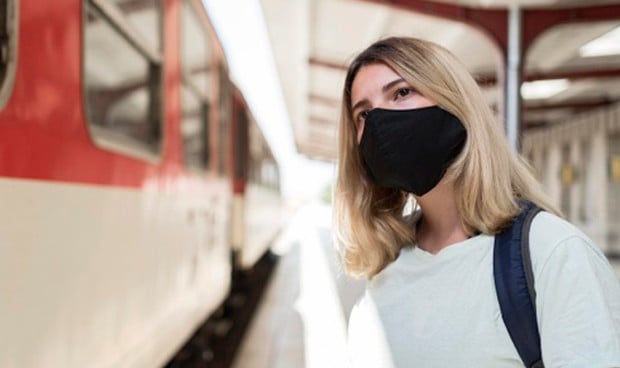 Covid-19 | Mascarillas de tela prohibidas en hospitales: "No filtran igual"