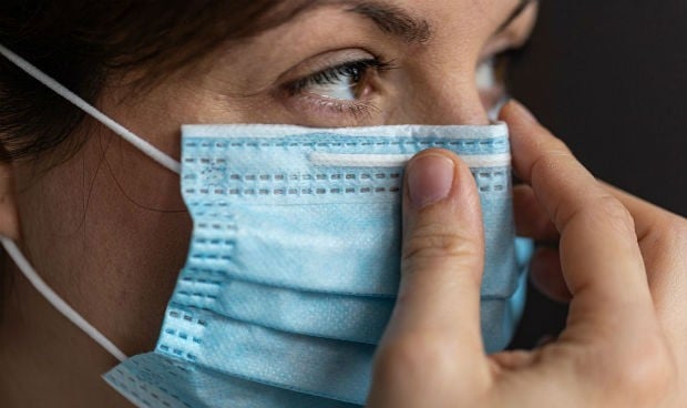 Las mujeres, más predispuestas a utilizar la mascarilla que los hombres