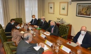 Covid-19: médicos y enfermeros aplauden que se retome el diálogo con Illa