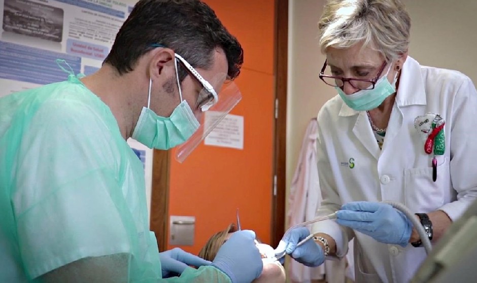 El Covid reduce a la mitad la asistencia a hospitales y centros de salud