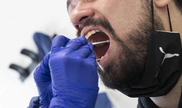 Nuevos síntomas Covid: alteraciones en la lengua y en la palma de las manos