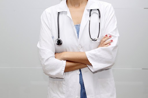 Covid: el principal temor del 48% de las médicas es contagiar a sus hijos