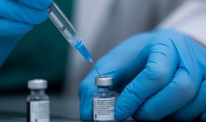 Diarrea y vómitos, nuevos efectos secundarios de la vacuna Covid de Pfizer