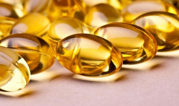 Covid: la vitamina D hace de freno y el colesterol lo acelera