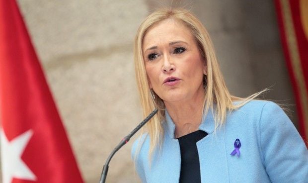 Cristina Cifuentes, reconocida por los médicos 