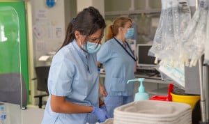  Enfermeras en un hospital, CTO ha firmado un convenio de colaboración con el Col·legi Oficial d’Infermeres i Infermers de Barcelona (COIB). 