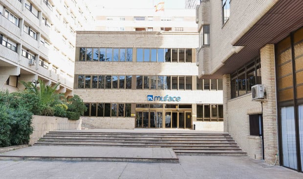 Cuadros médicos de Muface en Adeslas y Asisa: 48 especialidades y una fecha