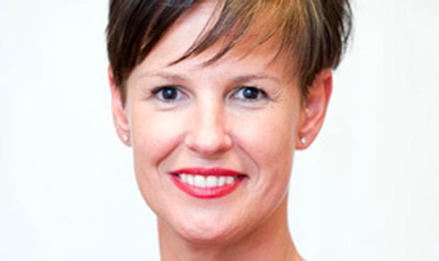 Darpón cambia cromos dentro de su gabinete 