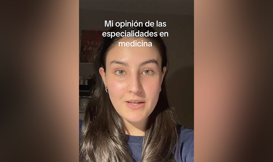Elisa Ríos, estudiante de quinto de Medicina, desglosa las distintas especialidades médicas por las que ha rotado en sus prácticas.