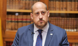 El partido de Abascal considera que el enfoque diluye el papel del Ministerio de Sanidad y limita la autocrítica