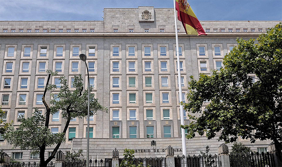 Defensa amplía su red sanitaria con 34 plazas de TCAE en Madrid y Zaragoza