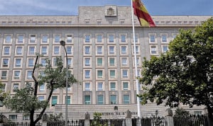 Defensa amplía su red sanitaria con 34 plazas de TCAE en Madrid y Zaragoza