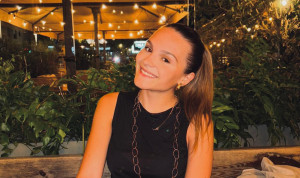 Hacer dos FP para entrar a Medicina y luego abandonarla. Esta es la historia de Alexia Mas, quien ahora estudia Fisioterapia y Enfermeria.