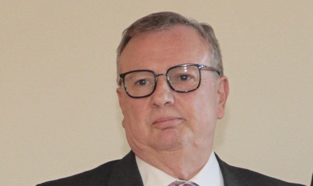 Del Busto cesará a un director sanitario tras la amenaza de ser multado