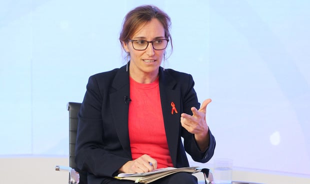  Mónica García, ministra de Sanidad, que responde a los 6 frentes médicos.