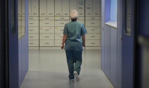 Demasiada empatía en sanitarios frena eutanasias y sube el abandono laboral