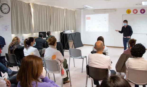 Telefisioterapia, la herramienta que permite la realización de ejercicio terapéutico de manera no presencial, bajo un seguimiento telemático del fisioterapeuta, ahora en Atención Primaria. 