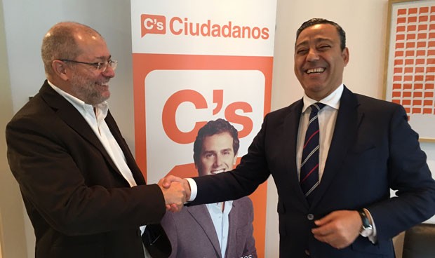 Los dentistas hacen 'lobby' político para regular la publicidad sanitaria