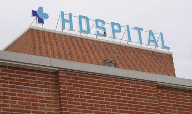 Denuncian a los gerentes de un hospital por no alertar de abusos a un menor