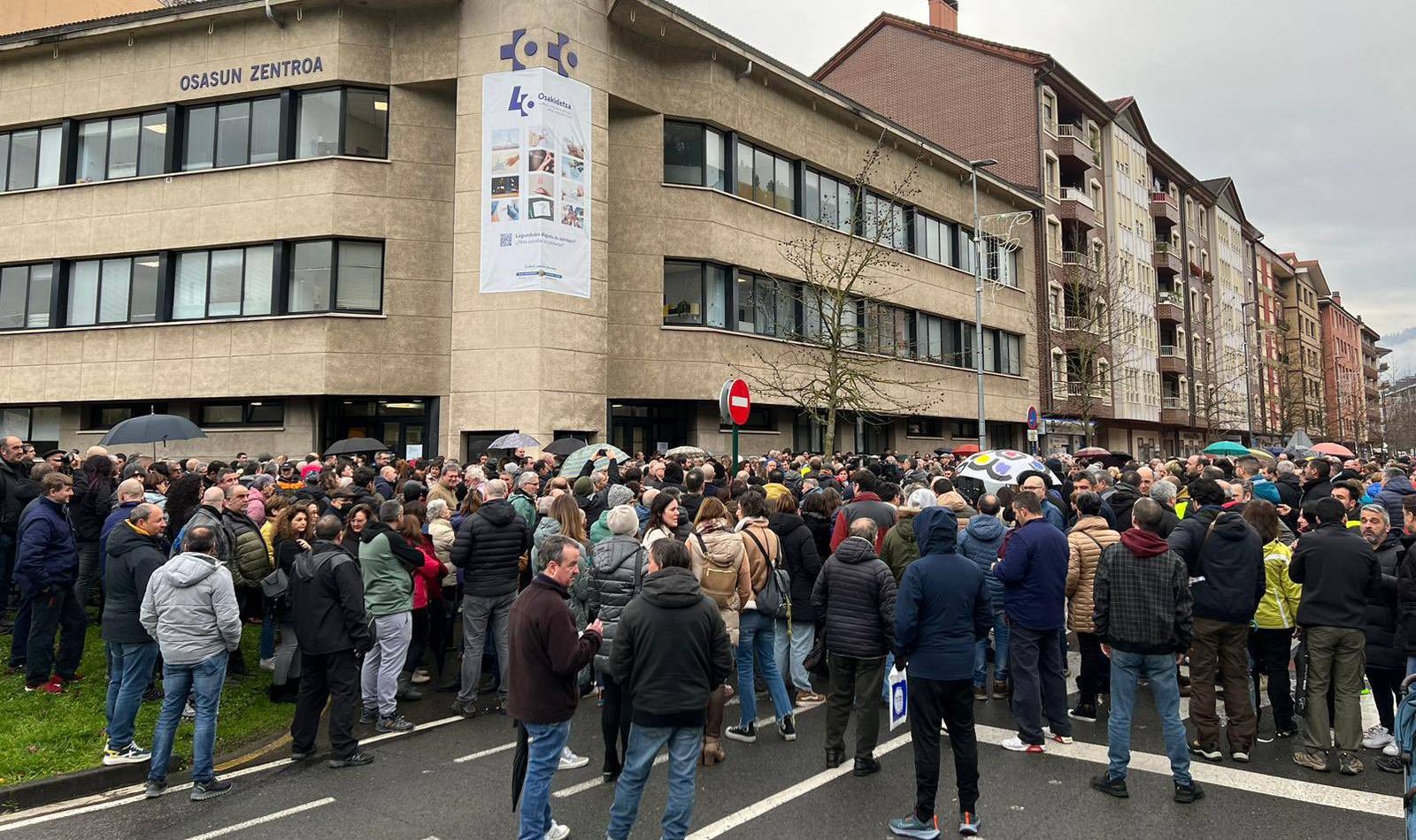 Los sindicatos vascos han denunciado el fallecimiento de un hombre en el PAC de Llodio que no pudo recibir atención médica