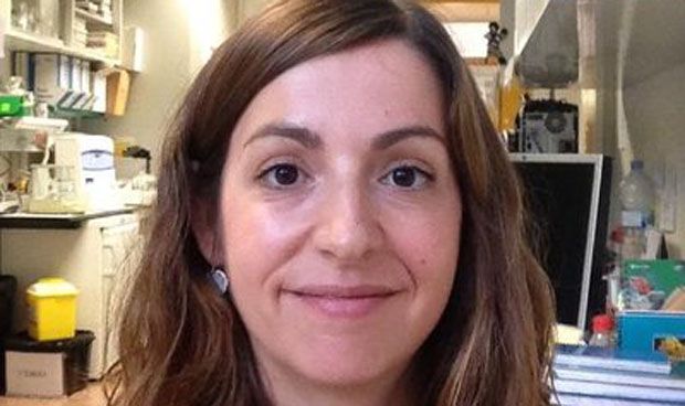 Dermatólogos avisan: la crema solar no protege "totalmente" del melanoma