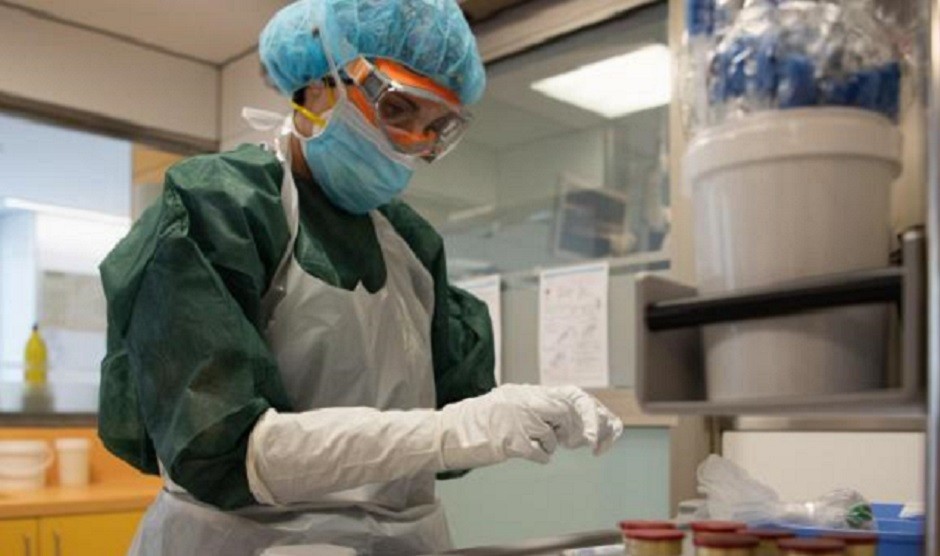 Detectan una nueva variante covid 'hermana de Ómicron'