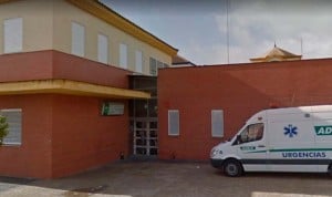 Detenido el hombre que intentó atropellar a un médico en el centro de salud de la localidad de Arahal (Sevilla).