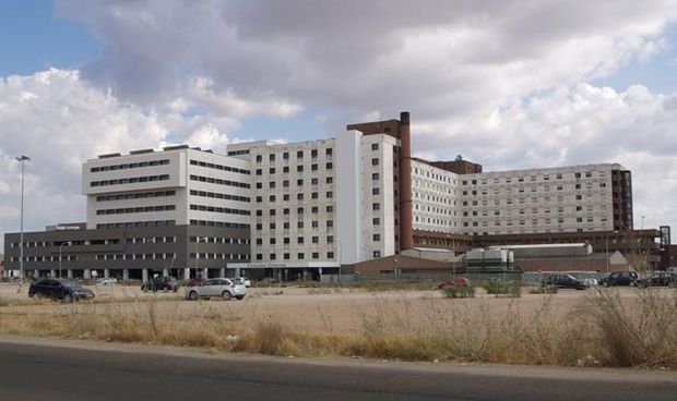 Detenido un hombre por amenazar con un cuchillo a la médico que lo atendía