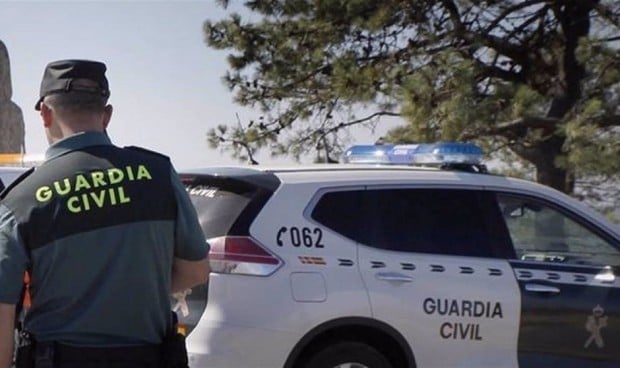 Agentes de la Guardia Civil detienen a un médico por supuestamente amenazar a su expareja con un cuchillo