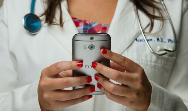 Diagnostican cáncer por error a 8.000 pacientes al felicitar la Navidad