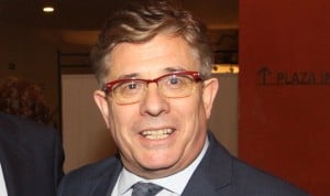 Diez médicos y tres enfermeras 'liberados' por Sacyl para investigar