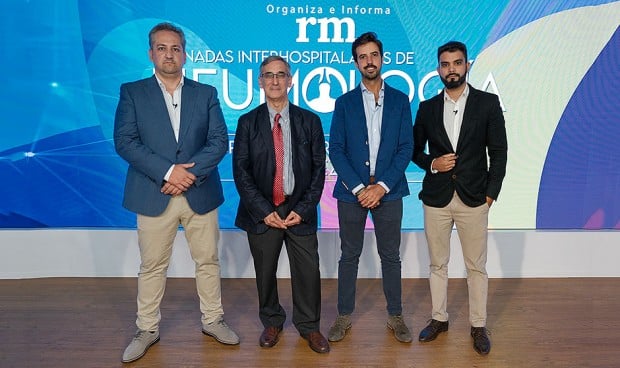 Alberto González, José Javier Jareño, Óscar Clavería y Juan Francisco de Mesa, ponentes de la mesa redonda 'De la consulta al diagnóstico', dentro de las Jornadas Interhospitalarias de Neumología de Madrid organizadas por Redacción Médica.